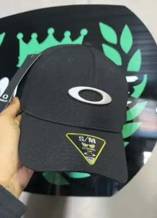 Imagem de Boné Oakley original preto