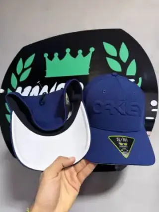Imagem de Boné Oakley Original, azul c aba branca
