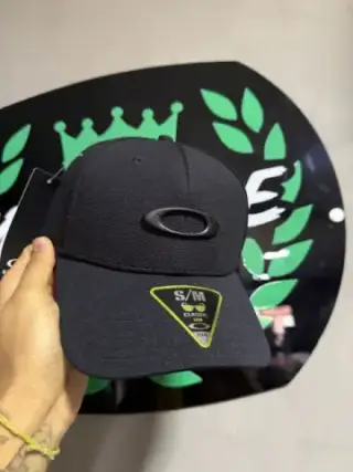 Imagem de Boné Oakley original, preto c preto