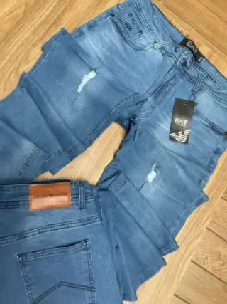Imagem de Calça premium EA7 jeans tradicional rasgada