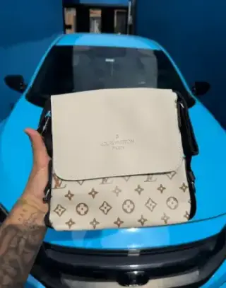 Imagem de Pochete LV