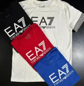 Imagem de Camiseta EA7 linhs na manga